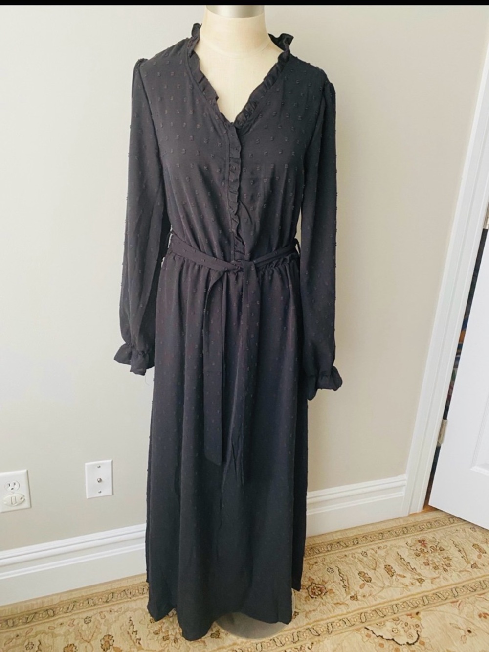 Women’s Black Long Sleeve Maxi Dress new without tags